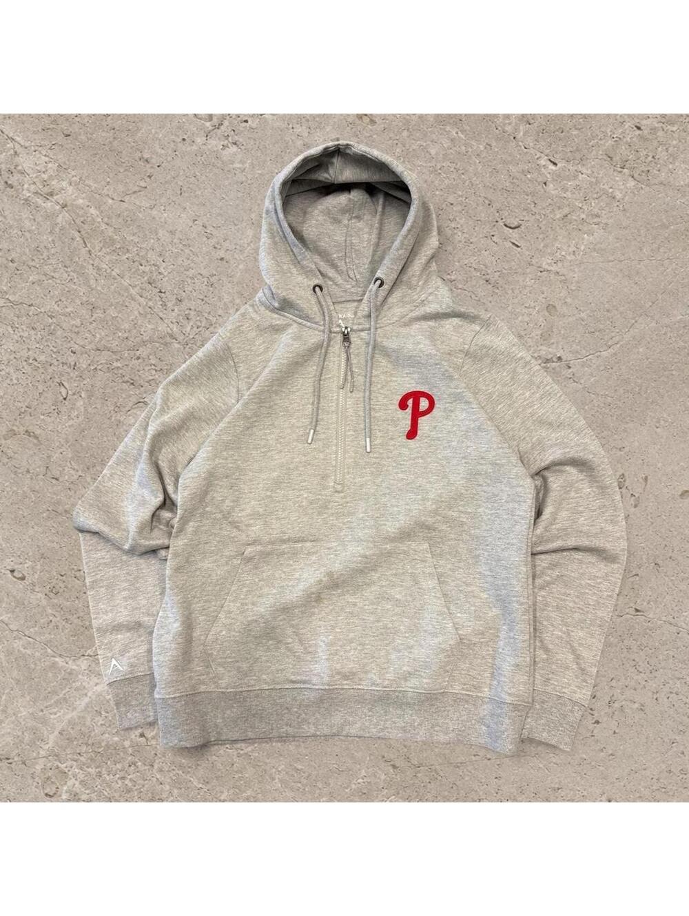 Beautiful women’s vintage Gray Antigua Philadelphia Phillies hoodie